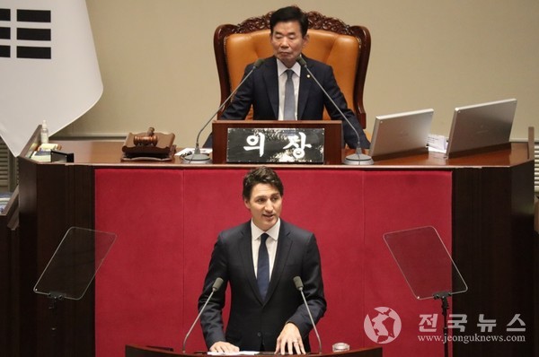 ​쥐스탱 트뤼도 캐나다 총리가 17일 국회에서 연설을 하고 있다[출처=전국뉴스]​​