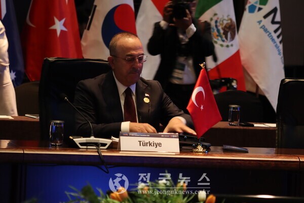 메블뤼트 차우쇼을루 튀르키예 국회의원. [출처=전국뉴스]